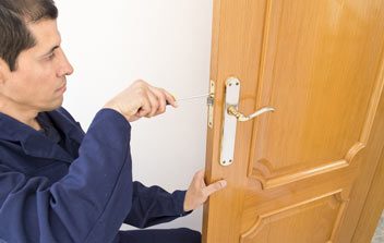 Locksmith Master Shop Dallas, TX 214-775-9217 Locksmith Master Shop Dallas, TX 214-775-9217